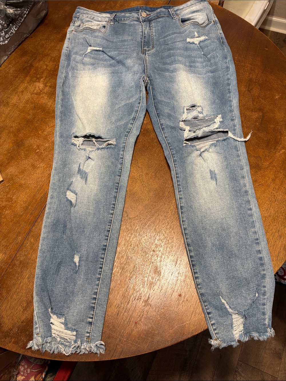 XL Stretch Women’s Skinny Distressed Light Blue Jeans